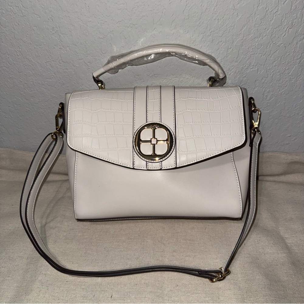 IMAN Convertable Bag - Picture 3 of 9